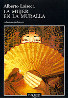 MUJER EN LA MURALLA